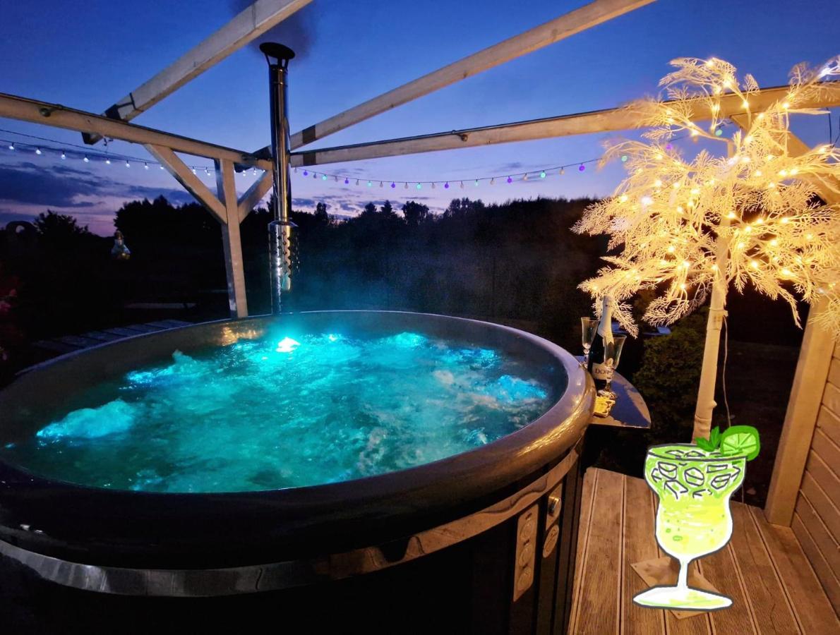 מילנקו Diamenty Baltyku Domki Wakacyjne Balia Z Jacuzzi מראה חיצוני תמונה